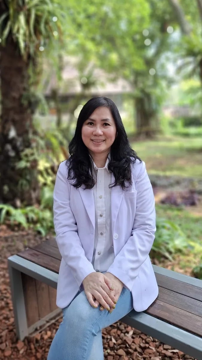 dr. Yuliana, CHt